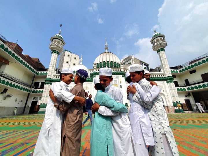 Namaz, sweets, people hugging.... Eid festival was celebrated in this style across the country