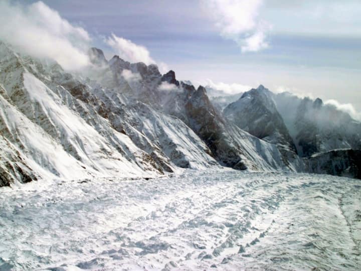 Fierce fire in Siachen Glacier bunker, one officer killed, three jawans injured