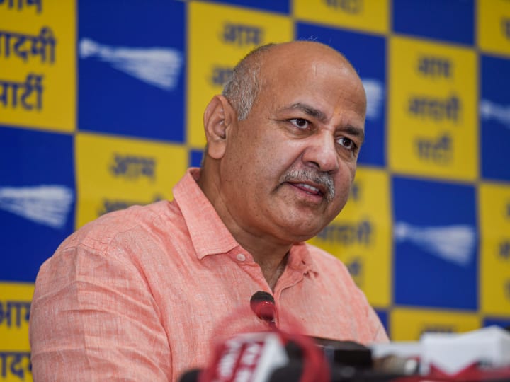 Manish Sisodia's wife's health deteriorated, admitted to hospital