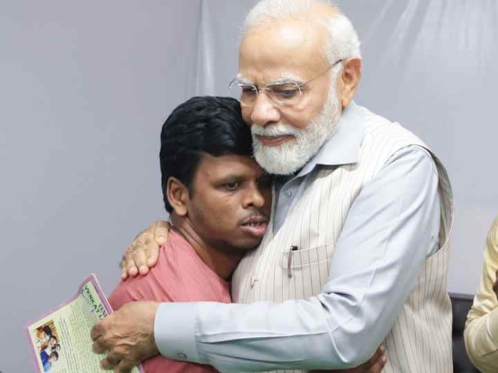 PM Modi meets autistic singer in Warangal, calls him 'powerhouse of talent'