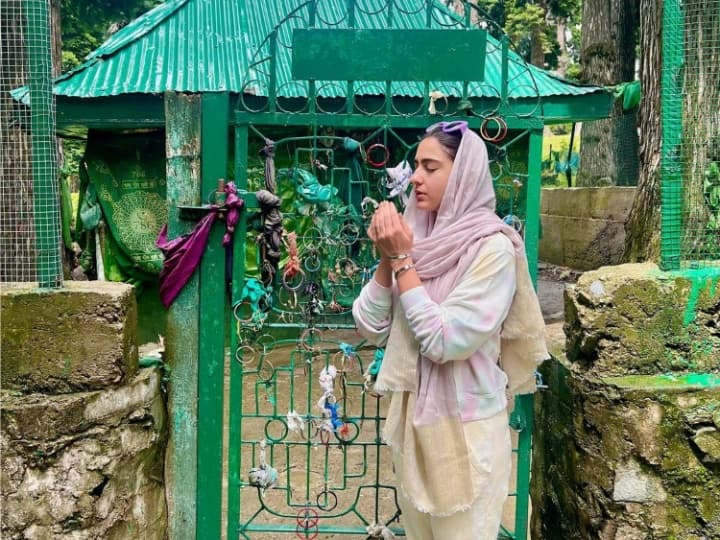 Sara Ali Khan reached the dargah after paying obeisance at Amarnath Dham, said- 'Peace is everywhere, only our own...'
