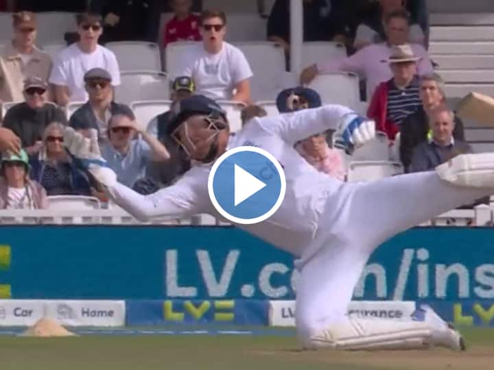 Jonny Bairstow caught a surprising catch of slip on wicketkeeping!  Will be stunned watching the video