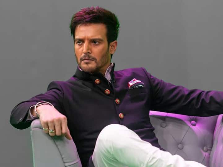 Jimmy Shergill used to sleep on the bed of the set during the shooting of 'Munna Bhai MBBS', revealed himself