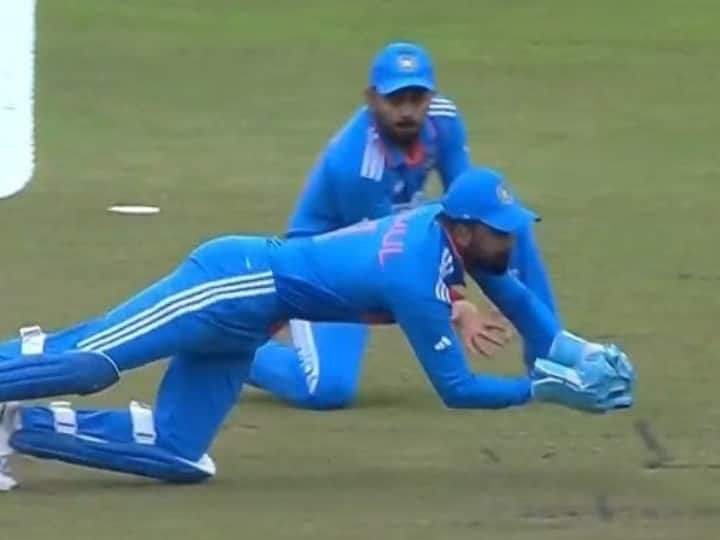 KL Rahul took the first slip catch behind the wicket, see how he made a long dive.