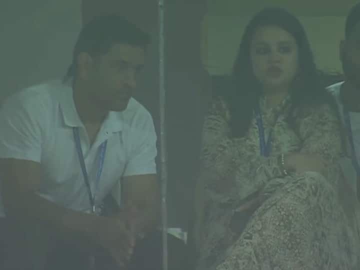 Is MS Dhoni in Chennai stadium with his wife to watch the India-Australia match?  Know about the viral video