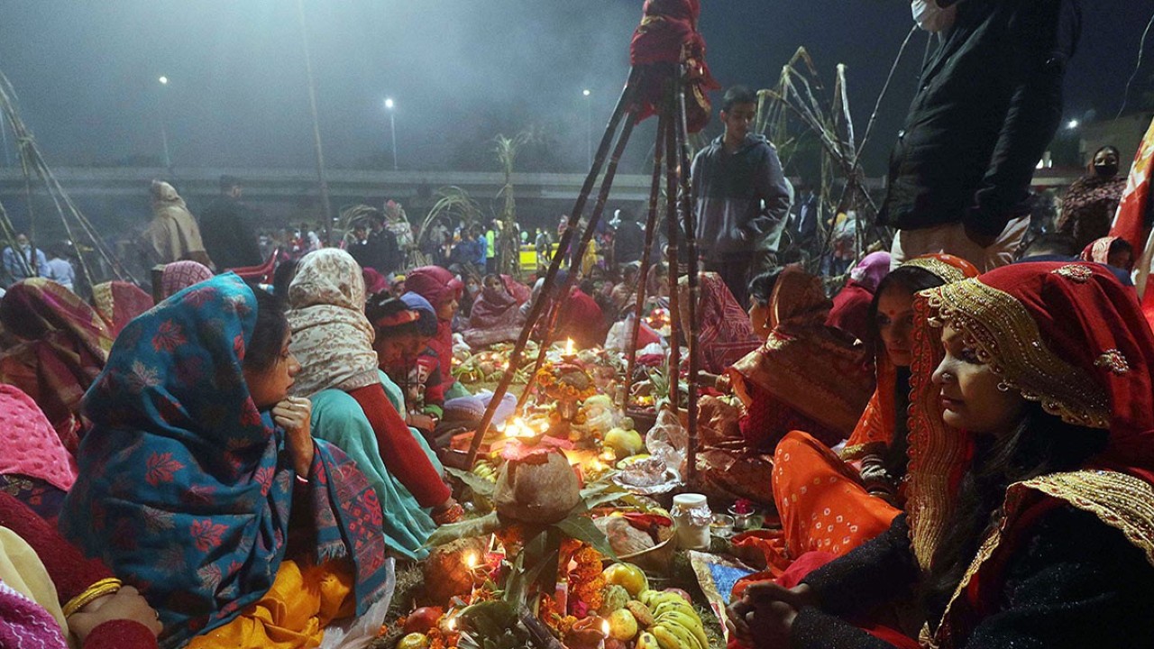 Chhath Puja 2023:  पहली बार छठ पूजा करने वाली व्रती महिलाएं इन खास बातोंका रखें ख्याल