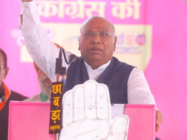 'Congress is the one to liberate the country, BJP and RSS have...', Mallikarjun Kharge said in Rajasthan