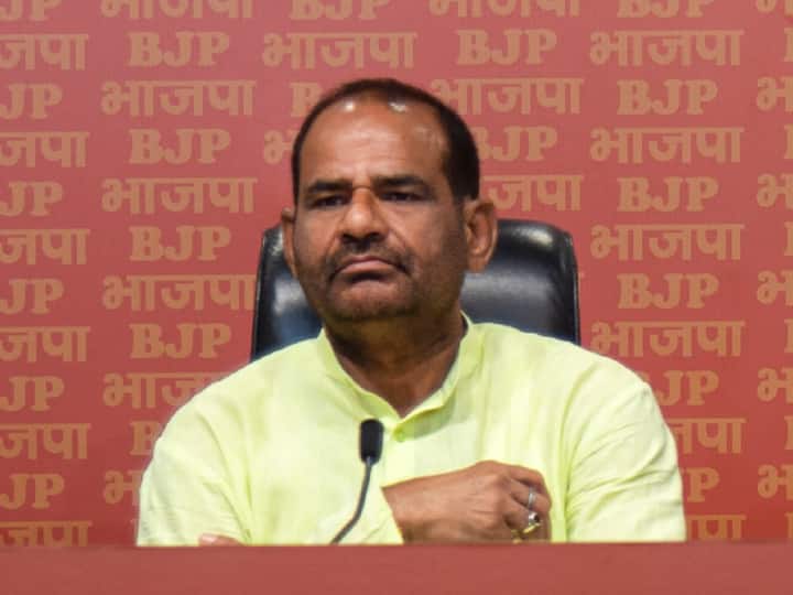 'First of all membership of Mahua should be abolished', said BJP MP Ramesh Bidhuri on cash for query.