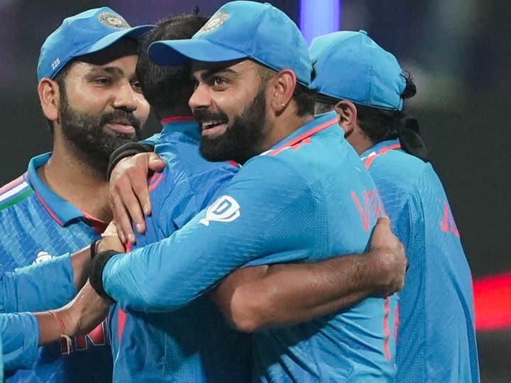 'Give bowling to Kohli', Team India fans made interesting demand in Wankhede, watch video