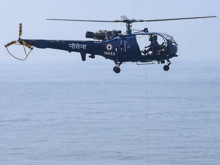 Indian Navy helicopter crashes in Kerala, one crew member lost his life in the accident