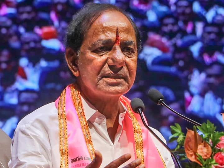 KCR may face a big blow in Telangana, Congress may get as many seats as compared to BRS.