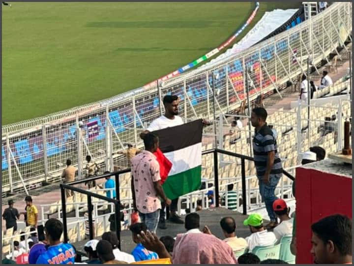 Palestine flag waved during Pakistan-Bangladesh match, 4 fans detained