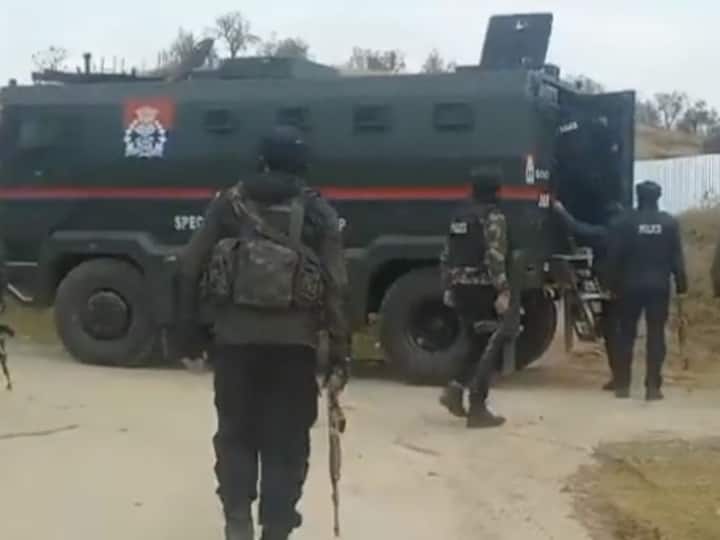 Security forces surrounded terrorists in Pulwama, encounter continues, area sealed