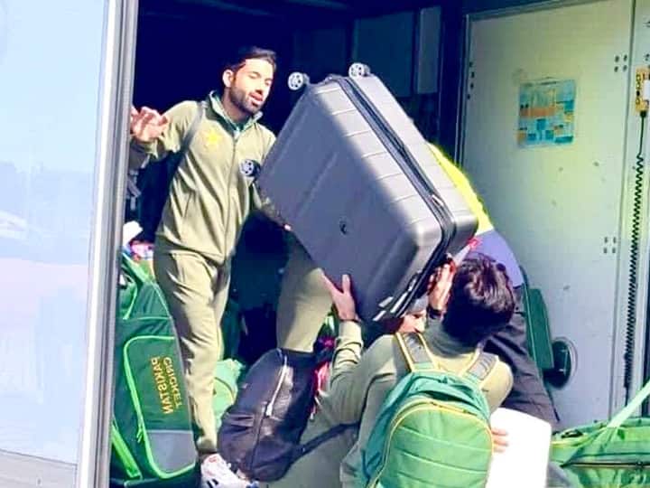 Amazing view seen at Australia airport!  Pakistani players loaded their luggage in the truck themselves