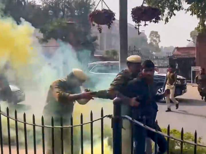 Regarding the breach in the security of Parliament, Delhi Police told the court, 'This incident is like a terrorist activity'