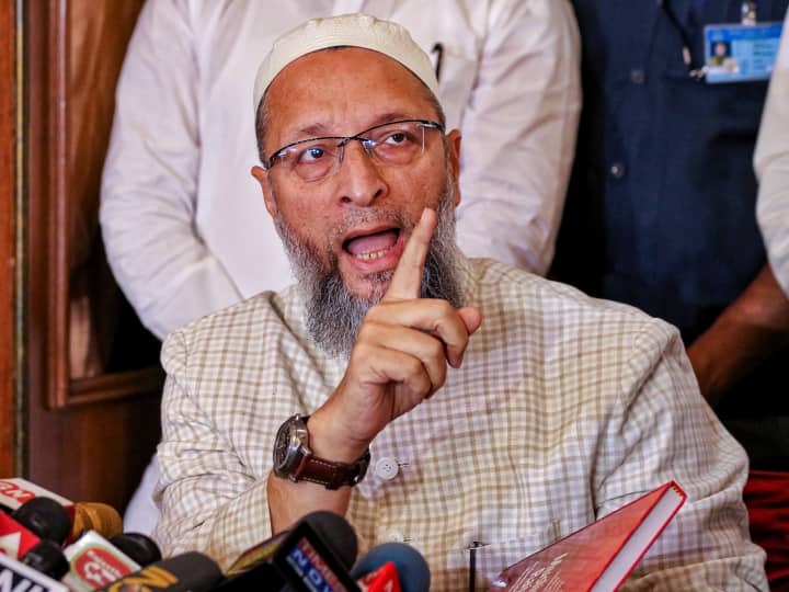 'Conspiracy going on to snatch three-four mosques...', Asaduddin Owaisi alerts Muslims