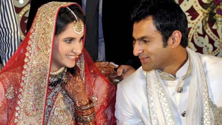 How much money did Sania Mirza get after her divorce from Shoaib Malik?