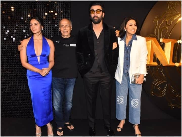 Ranbir Kapoor arrived at the success party of 'Animal' with his family, Alia stole the entire gathering