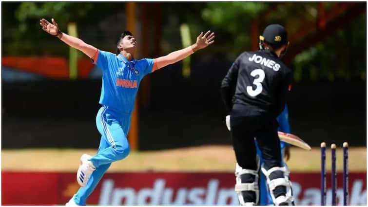 Team India's victory chariot continues in the World Cup, crushing New Zealand by 214 runs;  hit a four to win