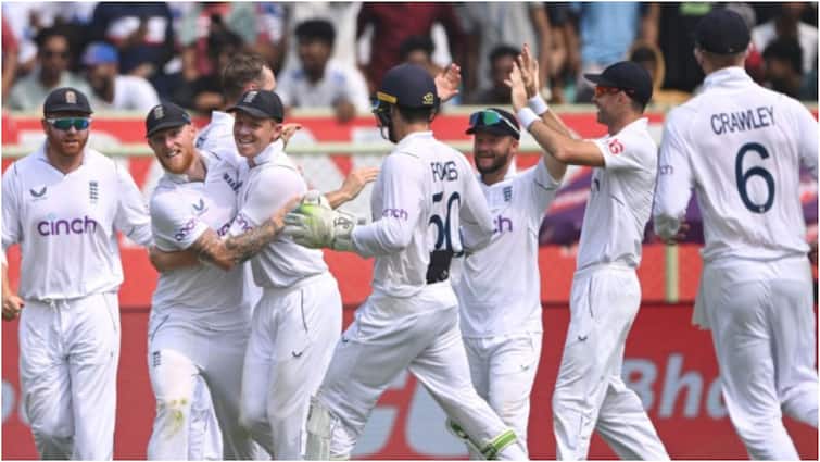 Many players of England are ill, the entire team will leave India before the third test!  report surfaced