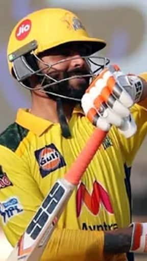 Ravindra Jadeja arrived at MS Dhoni's house as a fan, posed in a special style!  ,  Sports Live