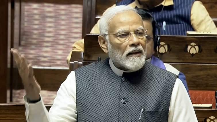 Saying 'Let me give you a punishment today', PM Modi took the MPs to the canteen and had lunch with them.