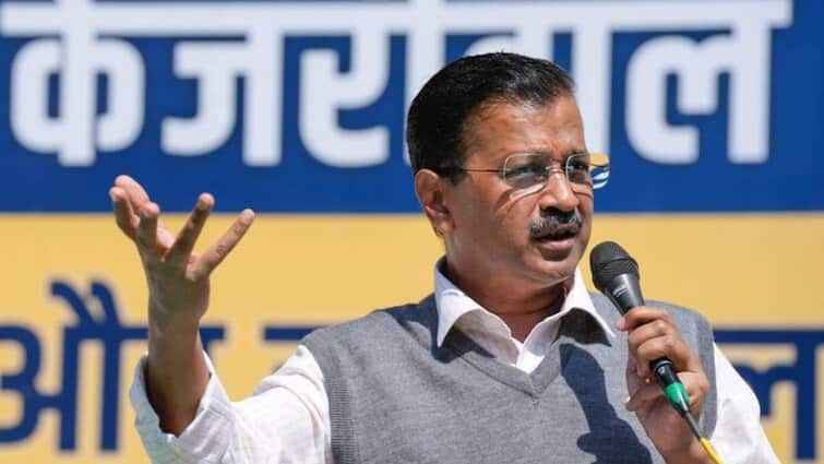 Arvind Kejriwal said- '11 lakh people left the country in ten years, they are creating vote banks'